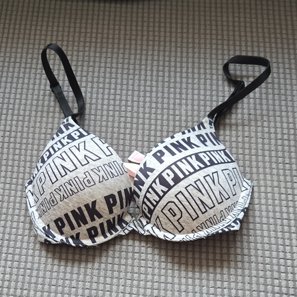 Victoria's Secret PINK Bra with Black Accents WEAR EVERYWHERE PUSH UP 30B